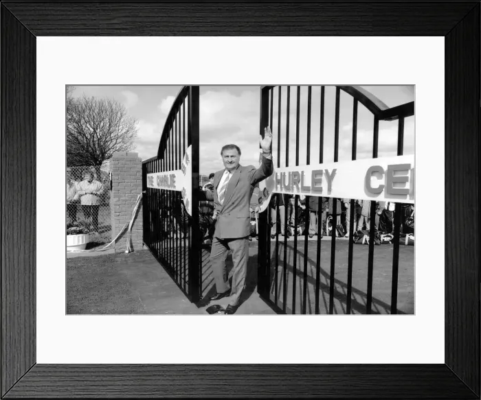Framed Print : Sunderland Associated Football Club - Charlie Hurley at the new Training Centre Framed Print : Sunderland Associated Football Club - Charlie Hurley at the new Training Centre