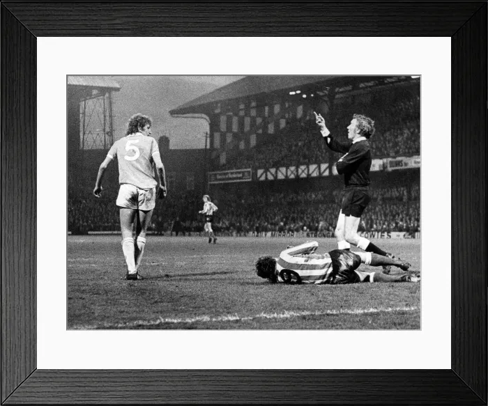 Framed Print : Sunderland Associated Football Club - Action from Sunderland v Blackpool 9 November 1974