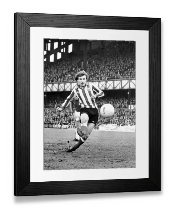 Framed Print : Sunderland Associated Football Club - Gary Rowell puts away a penalty 11 March 1979