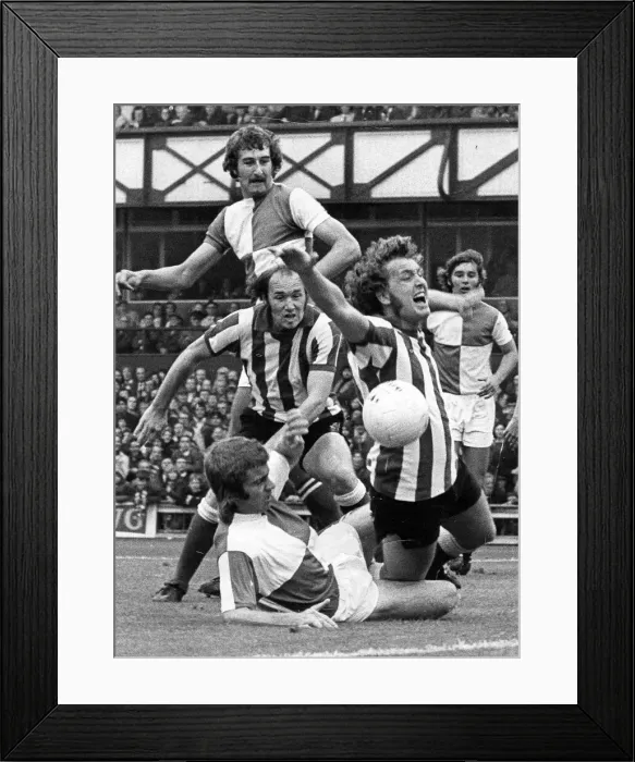 Framed Print : Sunderland Associated Football Club - Action from Sunderland v Bristol Rovers 7 September Framed Print : Sunderland Associated Football Club - Action from Sunderland v Bristol Rovers 7 September