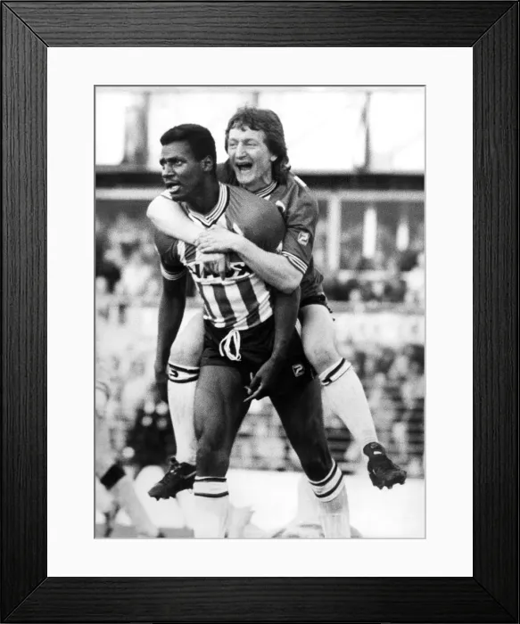 Framed Print : Sunderland Associated Football Club - Gary Bennett celebrated with Eric Gates 14 February Framed Print : Sunderland Associated Football Club - Gary Bennett celebrated with Eric Gates 14 February