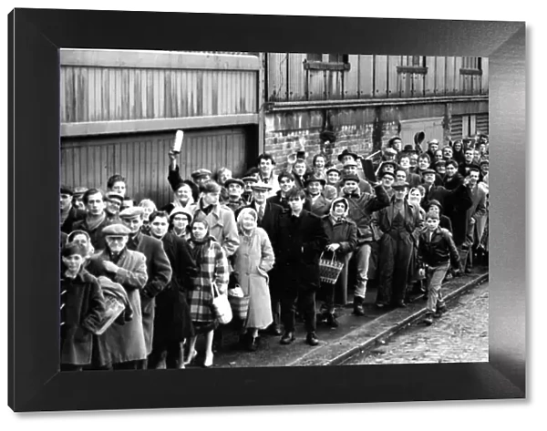 Sunderland Associated Football Club - Sunderland fans queue for tickets for the FA Cup