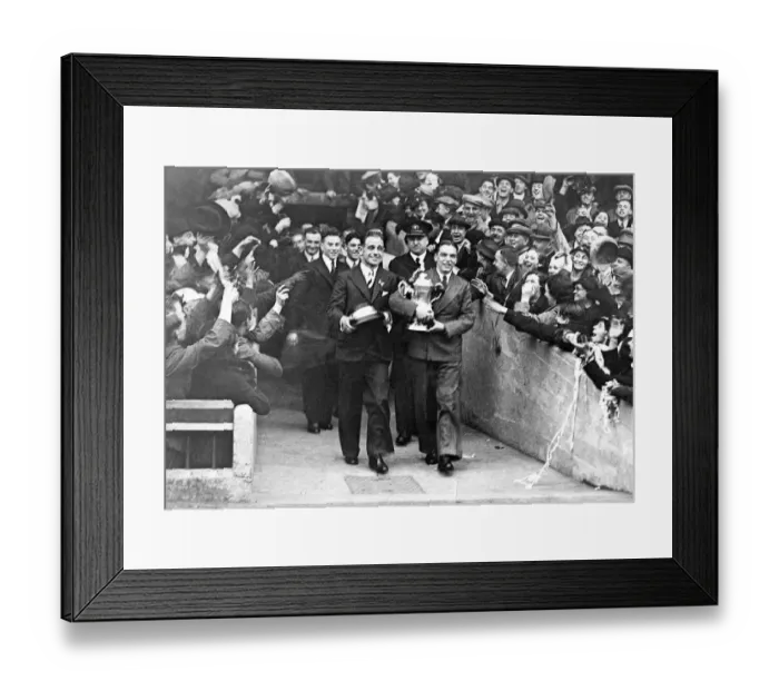 Framed Print : Sunderland Associated Football Club - Sunderland win the 1937 FA Cup - Horation Carter