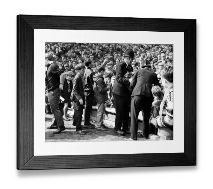 Framed Print : Sunderland Associated Football Club - Police help injured youngsters duing the dramatic