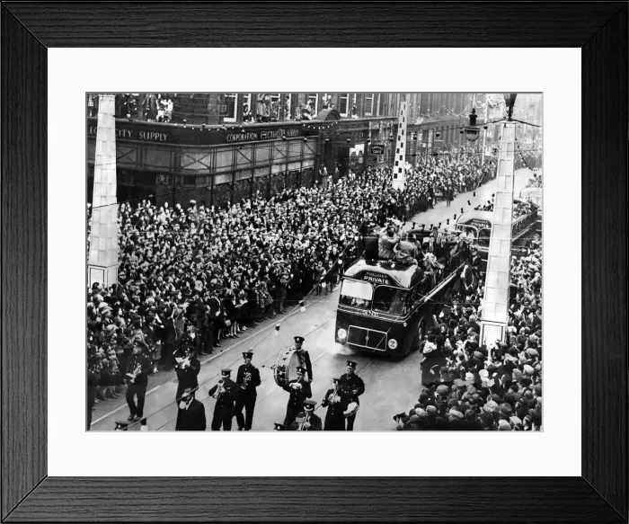 Framed Print : Sunderland Associated Football Club - Sunderland win the 1937 FA Cup - The roads were Framed Print : Sunderland Associated Football Club - Sunderland win the 1937 FA Cup - The roads were