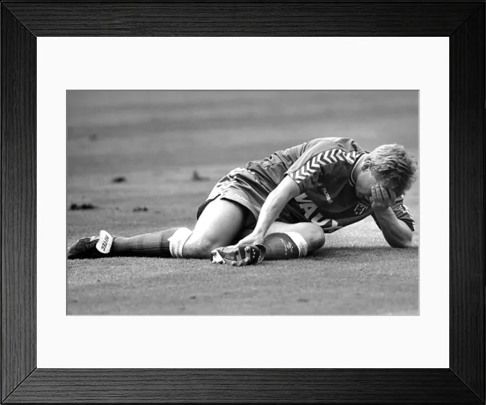 Framed Print : Sunderland Associated Football Club - Footballer Marco Gabbiadini after going down Framed Print : Sunderland Associated Football Club - Footballer Marco Gabbiadini after going down