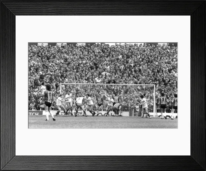Framed Print : Sunderland Associated Football Club - Action from Sunderland 4 v 3 Gillingham play-off Framed Print : Sunderland Associated Football Club - Action from Sunderland 4 v 3 Gillingham play-off