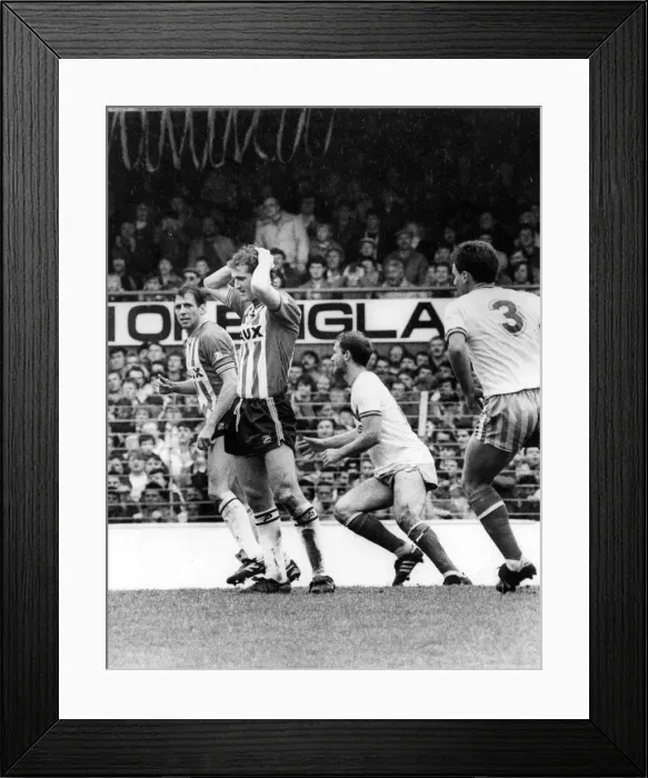 Framed Print : Sunderland Associated Football Club - Action from Sunderland v Gillingham 17 May 1987 Framed Print : Sunderland Associated Football Club - Action from Sunderland v Gillingham 17 May 1987