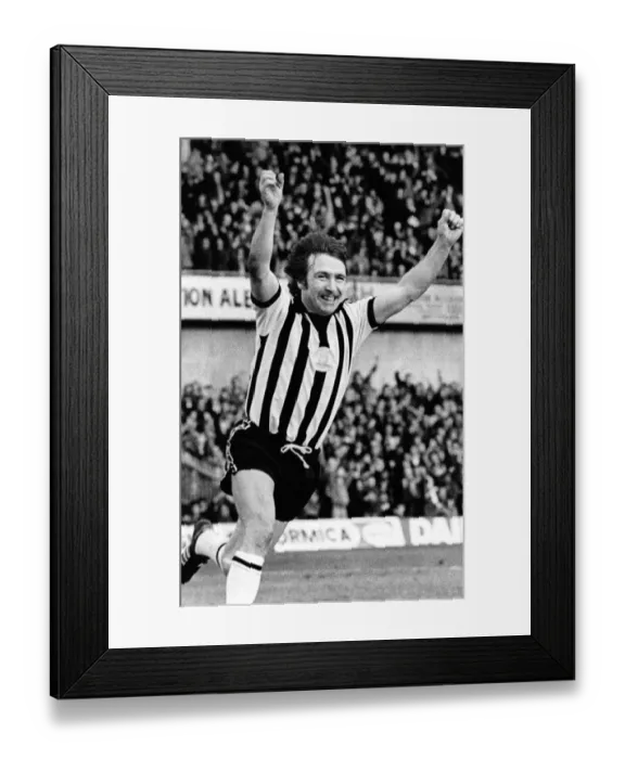 Framed Print : Alan Shoulder of Newcastle United celebrates scoring. c 1979