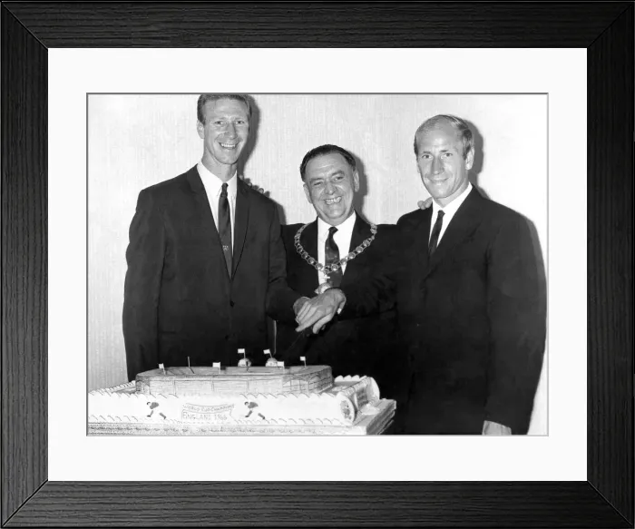 Framed Print : Jack Charlton (left) and his brother Bobby just after winning the World Cup in August Framed Print : Jack Charlton (left) and his brother Bobby just after winning the World Cup in August