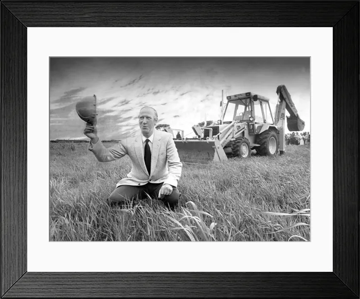 Framed Print : Republic of Ireland manager Jack Charlton launches the building work for the new Framed Print : Republic of Ireland manager Jack Charlton launches the building work for the new