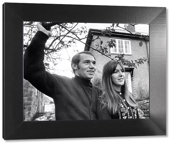 Newcastle United player Bryan Pop Robson with his wife Maureen 12 November 1969