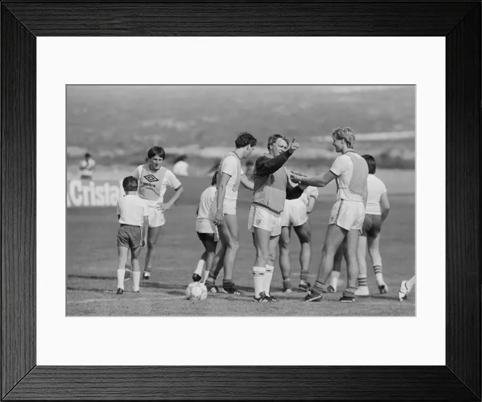 Framed Print : 1986 World Cup Finals in Mexico. England team manager Bobby Robson guides his
