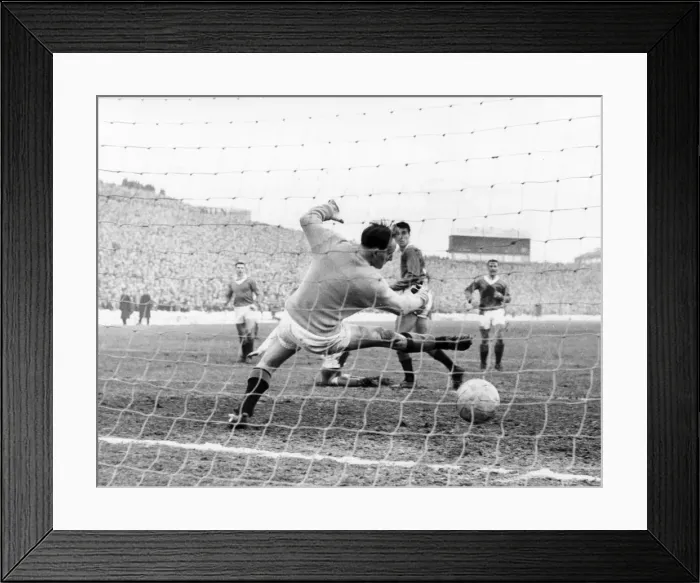 Framed Print : Scottish Cup, 3rd Round. Hibernian v. Rangers. The moment that put Rangers out Framed Print : Scottish Cup, 3rd Round. Hibernian v. Rangers. The moment that put Rangers out