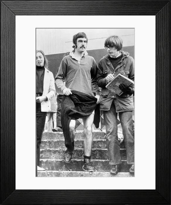 Framed Print : TOMMY GIBB, NEWCASTLE UTD PLAYER DURING THE 1960s. Newcastle