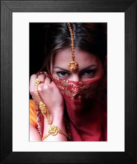 Framed Print : BEDOUIN FASHION -PICS ALAN PEEBLES Framed Print : BEDOUIN FASHION -PICS ALAN PEEBLES
