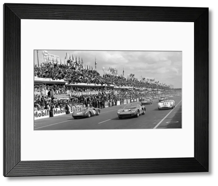 Framed Print : The start of the Le Mans 24 hour endurance race June 1965