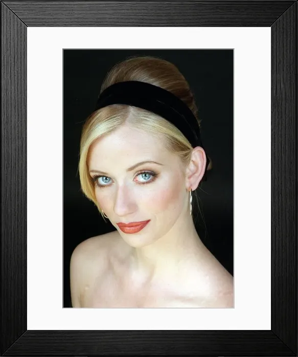 Framed Print : PIC SHOWS MODEL WEARING A HAIRBAND