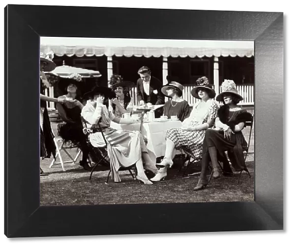 Ascot fashion 1921 Ladies seated drinking tea A©Mirrorpix