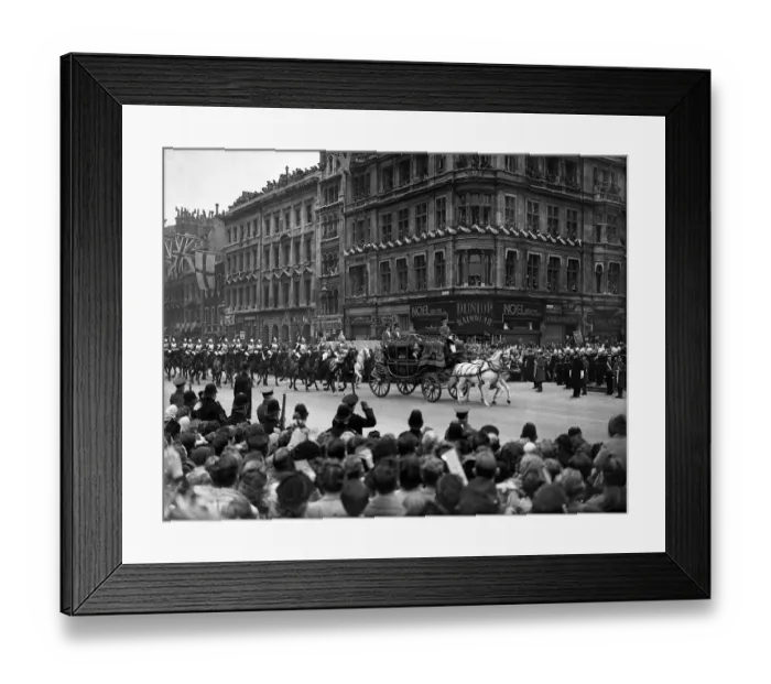 Framed Print : Princess Elizabeth and Prince Philip Royal Wedding November 1947 Princess Elizabeth