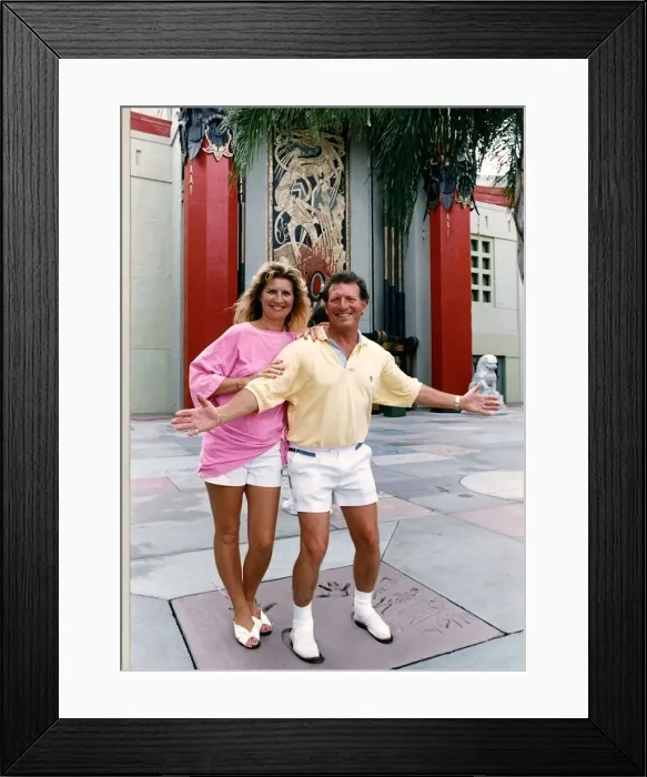 Framed Print : JOHNNY BRIGGS WITH HIS WIFE CHRISTINE JOHNNY BRIGGS WITH HIS FAMILY ON HOLIDAY IN Framed Print : JOHNNY BRIGGS WITH HIS WIFE CHRISTINE JOHNNY BRIGGS WITH HIS FAMILY ON HOLIDAY IN