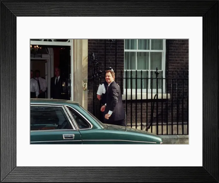 Framed Print : Tony Blair Prime Minster outside No10 Downing Street