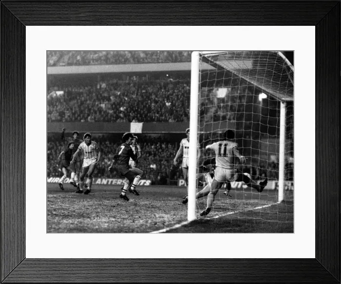 Framed Print : Chelsea 2 v. Sheffield Wednesday 1. Milk Cup 5th Round Replay