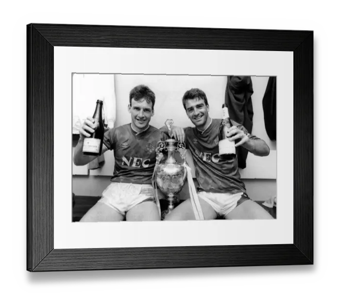 Framed Print : Everton captain Kevin Ratcliffe (right) and team mate Dave Watson celebrate with a glass Framed Print : Everton captain Kevin Ratcliffe (right) and team mate Dave Watson celebrate with a glass