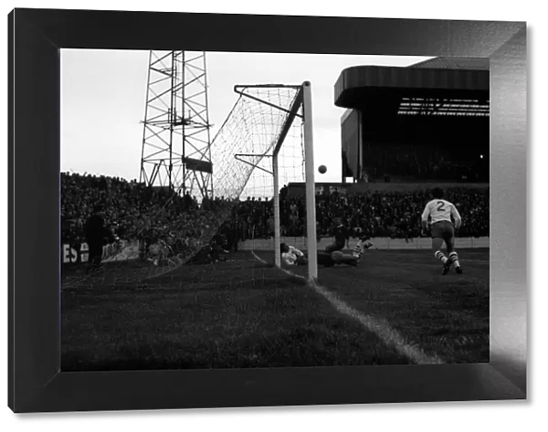 Mansfield v. Liverpool. September 1970 71-00193-026