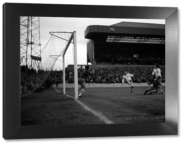 Mansfield v. Liverpool. September 1970 71-00193-025