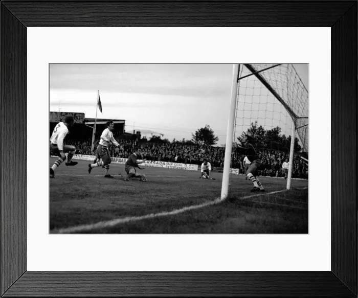 Framed Print : Mansfield v. Liverpool. September 1970 71-00193 Framed Print : Mansfield v. Liverpool. September 1970 71-00193