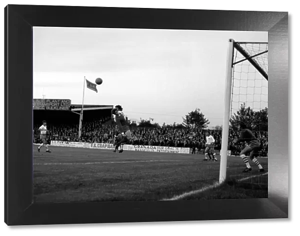 Mansfield v. Liverpool. September 1970 71-00193-009