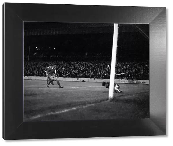 Mansfield v. Liverpool. September 1970 71-00193-023