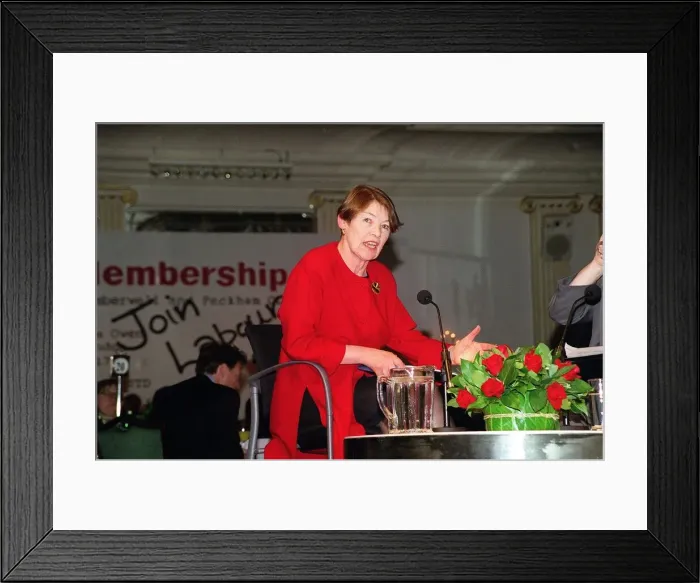 Framed Print : Glenda Jackson at the Grosvenor Hotel where she was meeting prospective members of