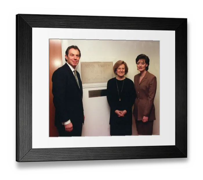 Framed Print : Tony Blair unviels the John Smith plaque at the Labour Party headquarters Millbank Tower