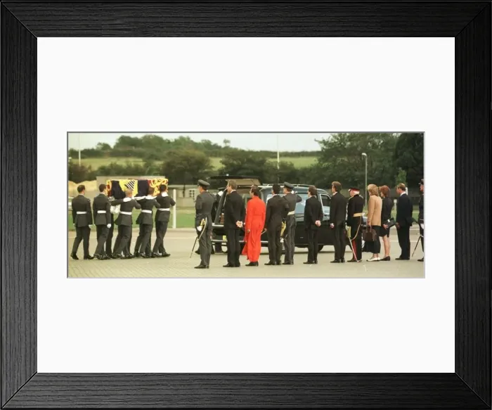 Framed Print : Princess Diana Death 31 August 1997 Princess Diana Framed Print : Princess Diana Death 31 August 1997 Princess Diana