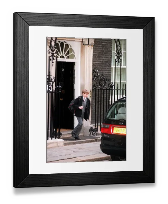 Framed Print : Nicky Blair son of Tony Blair PM leaves 10 Downing Street for school Framed Print : Nicky Blair son of Tony Blair PM leaves 10 Downing Street for school