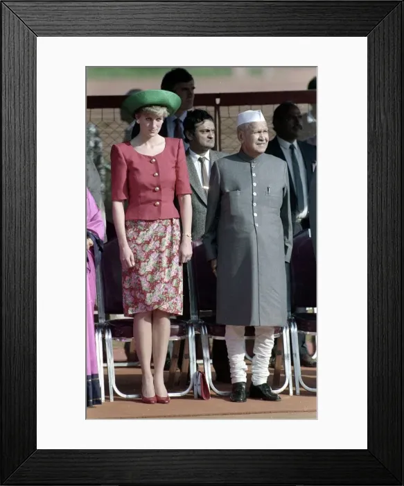 Framed Print : Princess Diana & Prince Charles Overseas Visit to India Framed Print : Princess Diana & Prince Charles Overseas Visit to India