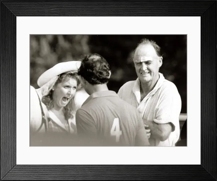 Framed Print : Sarah Ferguson open mouthed looking silly Fergie mouth open shrieking laughing Framed Print : Sarah Ferguson open mouthed looking silly Fergie mouth open shrieking laughing