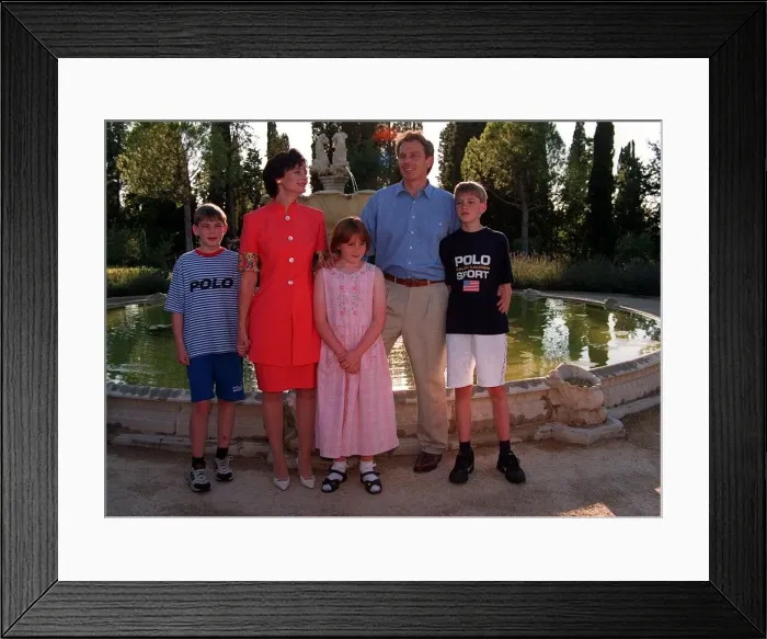 Framed Print : Tony Blair with family on holiday in Tuscany August 1997 Framed Print : Tony Blair with family on holiday in Tuscany August 1997