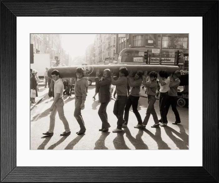 Framed Print : World Largest Cigar October 1981 Arrived in London on Friday October 16th it was Framed Print : World Largest Cigar October 1981 Arrived in London on Friday October 16th it was