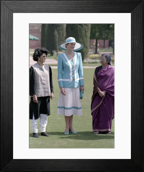 Framed Print : Prince Charles and Princess Diana visit to India between February 10th Framed Print : Prince Charles and Princess Diana visit to India between February 10th