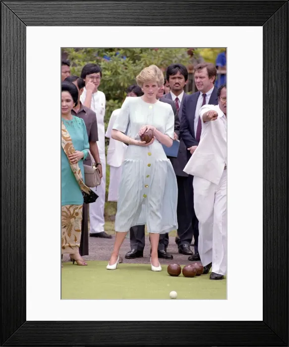 Framed Print : Prince and Princess of Wales Official Visit to Indonesia 1989 Framed Print : Prince and Princess of Wales Official Visit to Indonesia 1989