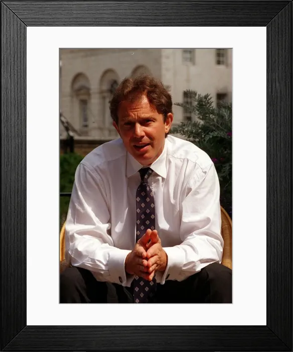 Framed Print : Tony Blair Prime Minister at 10 Downing Street 28 July 1997 interviewed by Mirror editor Framed Print : Tony Blair Prime Minister at 10 Downing Street 28 July 1997 interviewed by Mirror editor