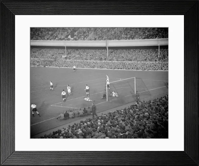 Framed Print : Arsenal v Blackpool December 1953 General Scene around the Blackpool goal mouth Framed Print : Arsenal v Blackpool December 1953 General Scene around the Blackpool goal mouth