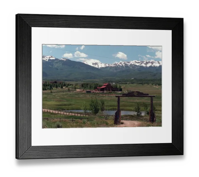 Framed Print : Goldie Hawns ranch in Aspen Colorado where Princess Diana is staying with sons Prince