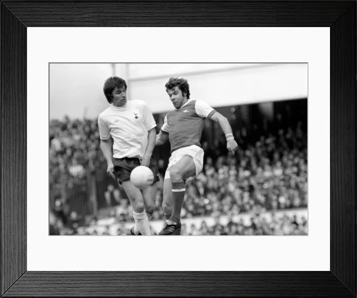 Framed Print : Football: Arsenal (1) vs. Tottenham Hotspur (0). April 1977 77-02053-033 Framed Print : Football: Arsenal (1) vs. Tottenham Hotspur (0). April 1977 77-02053-033