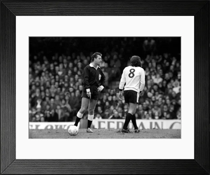 Framed Print : Sport: Football: Chelsea v. Fulham. December 1984 76-07537-008 Framed Print : Sport: Football: Chelsea v. Fulham. December 1984 76-07537-008