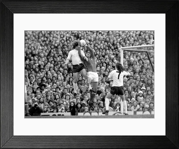 Framed Print : Football: Arsenal (1) vs. Tottenham Hotspur (0). April 1977 77-02053-055