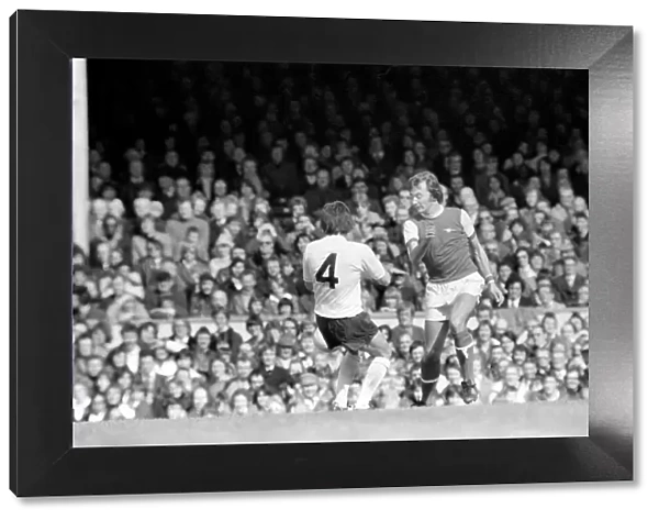 Football: Arsenal (1) vs. Tottenham Hotspur (0). April 1977 77-02053-014
